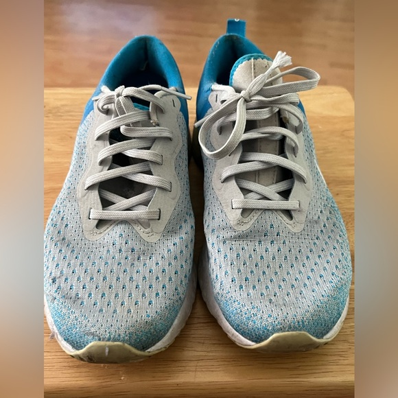 Women’s Nike React - Picture 3 of 7